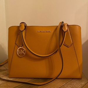 Micheal Kors Authentic Handbag